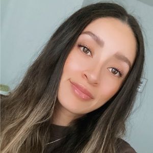 Meet your Posher, Yvette